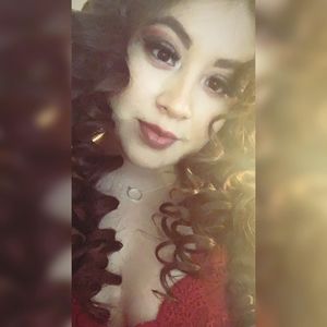 Meet your Posher, Milagros